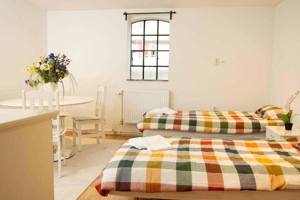 Historical Malt Factory Apartment, 6 Bedrooms, Sleeps 12 , Hot Tub Helsingborg Luaran gambar