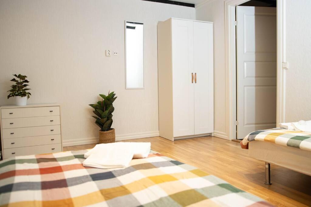 Historical Malt Factory Apartment, 6 Bedrooms, Sleeps 12 , Hot Tub Helsingborg Luaran gambar