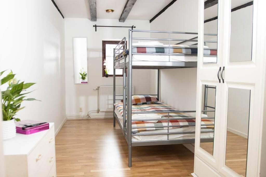 Historical Malt Factory Apartment, 6 Bedrooms, Sleeps 12 , Hot Tub Helsingborg Luaran gambar