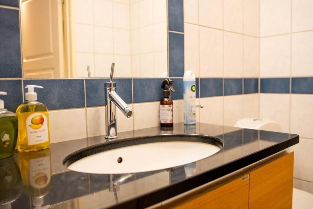 Historical Malt Factory Apartment, 6 Bedrooms, Sleeps 12 , Hot Tub Helsingborg Luaran gambar