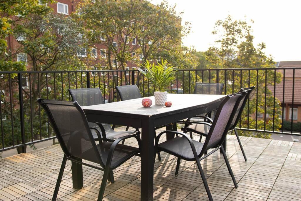 Historical Malt Factory Apartment, 6 Bedrooms, Sleeps 12 , Hot Tub Helsingborg Luaran gambar