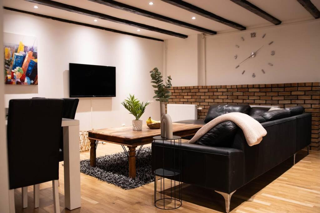 Historical Malt Factory Apartment, 6 Bedrooms, Sleeps 12 , Hot Tub Helsingborg Luaran gambar
